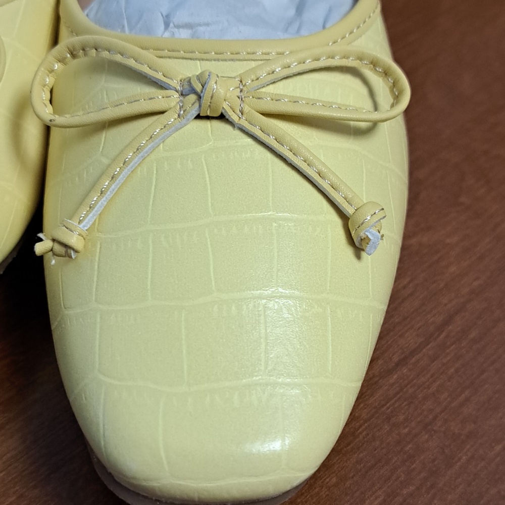 Yellow Women’s Bow-Accent Slip-On Mules 6.5 - Picture 2 of 6